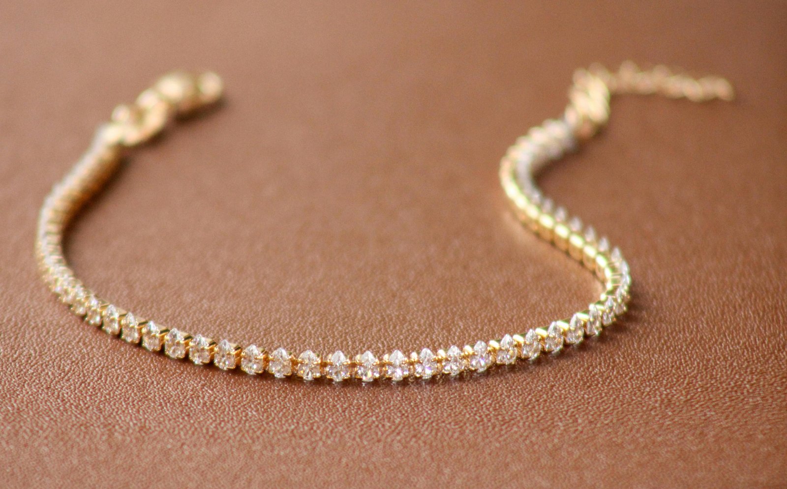 gold tennis bracelet